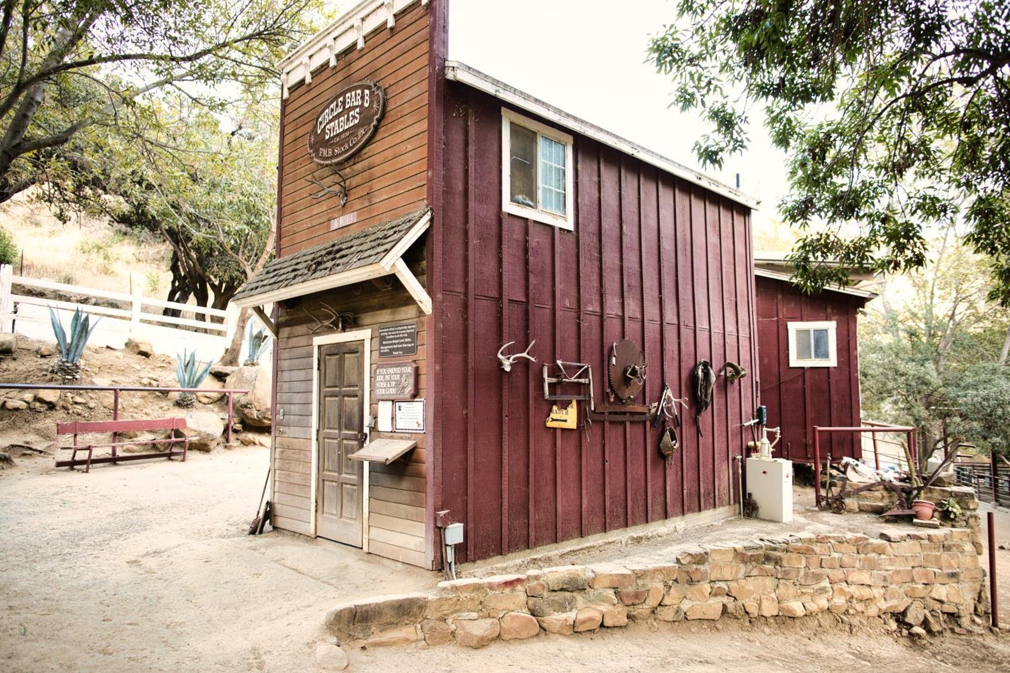 Circle Bar B Guest Ranch Hotel Capitan Exterior photo